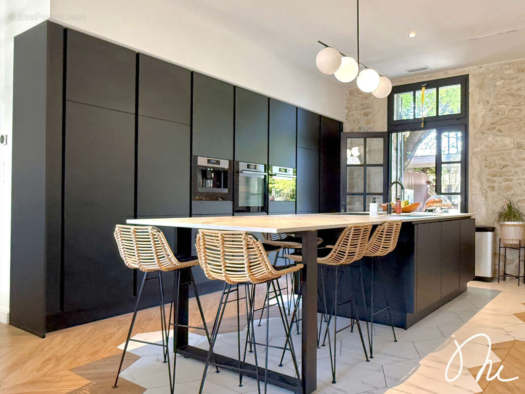 Très belle maison familiale rénovée avec piscine et pool-house - photo 4