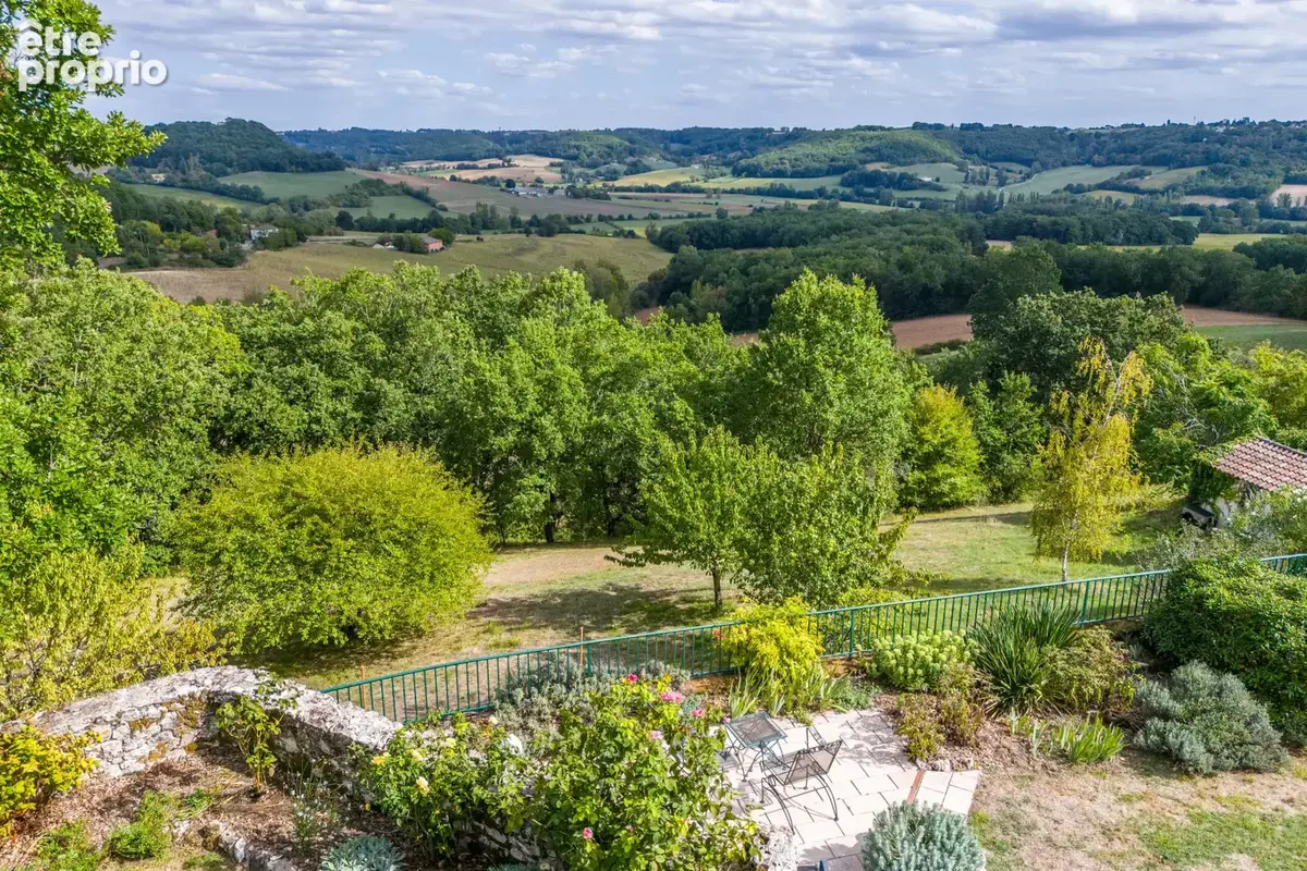 Maison de campagne avec piscine, atelier de poterie, dépendances et garage - photo 39