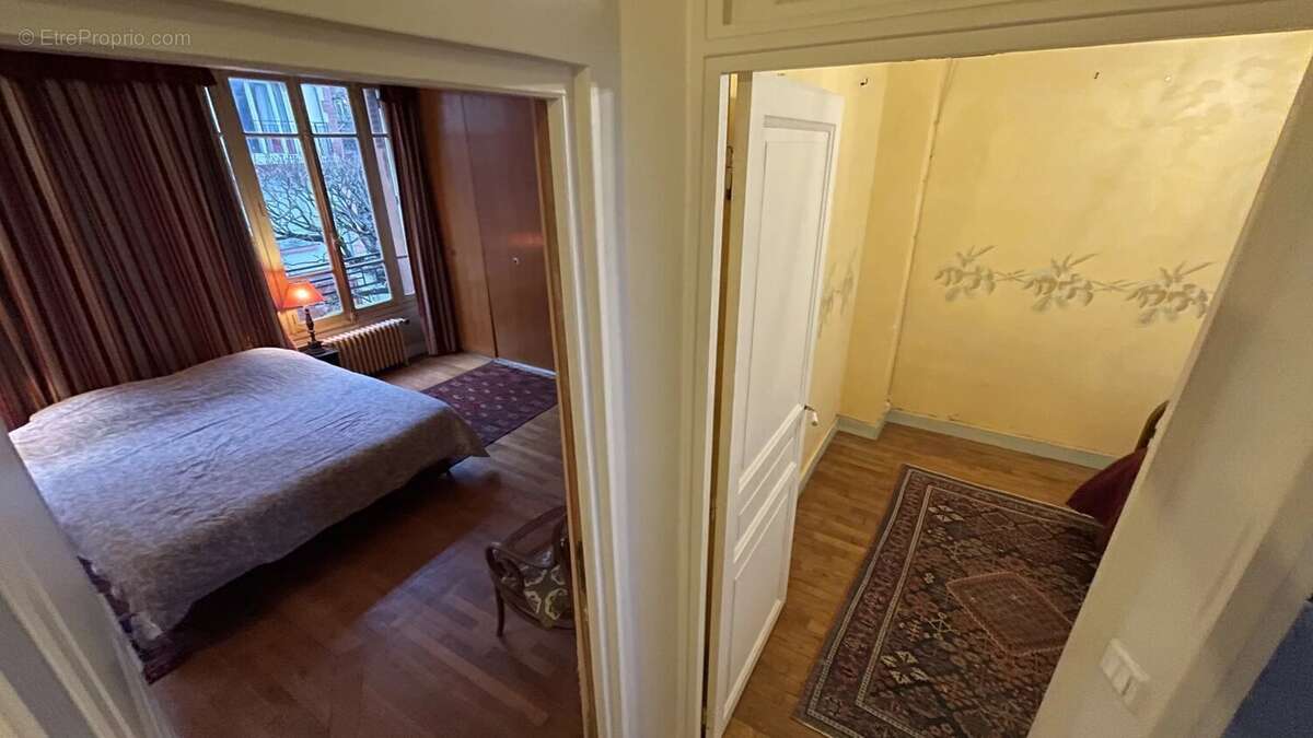 Maison à ISSY-LES-MOULINEAUX