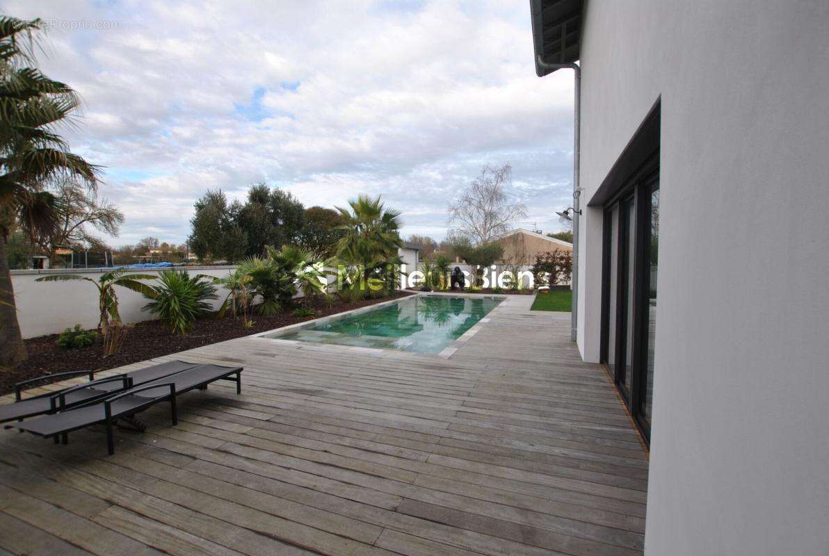 Maison à SAINT-SULPICE-ET-CAMEYRAC