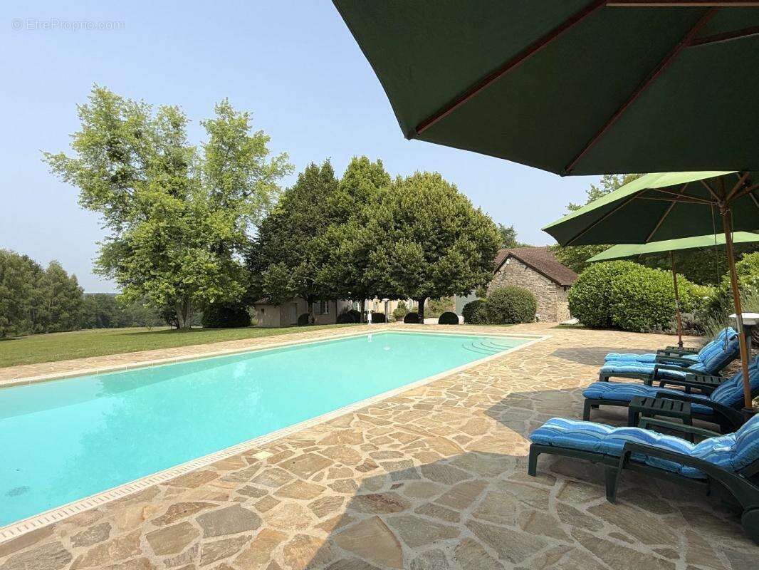 Maison à SARRAZAC