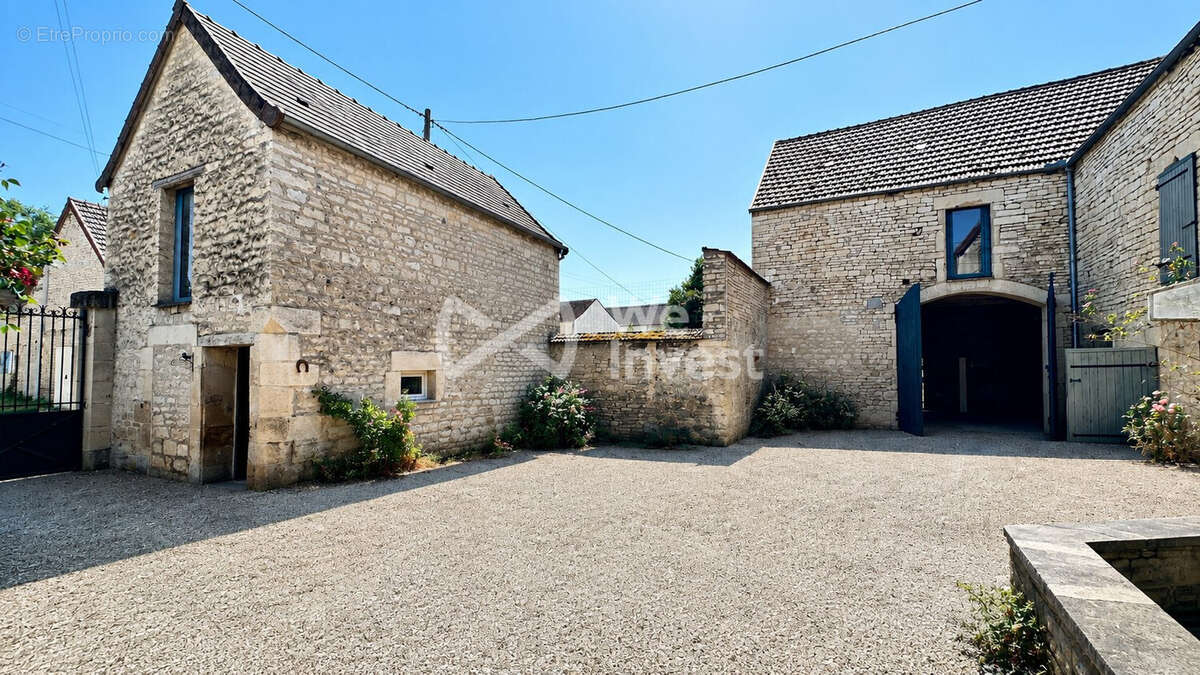 Maison 3 pièces 80 m² à vendre à Ancy-Le-Franc (89160) - photo 2