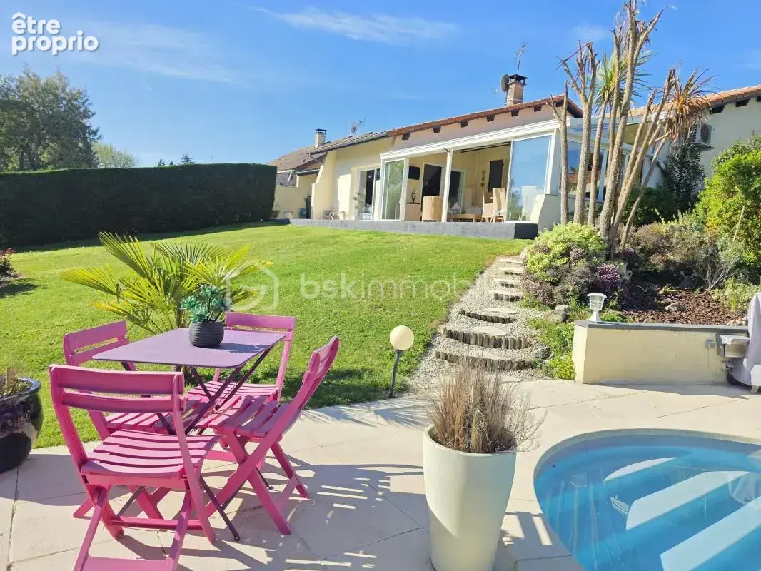 Maison aubiac 152 m² - garage- piscine-veranda- jardin 4800 m² - photo 2