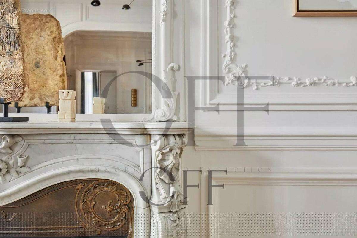 Appartement à PARIS-8E