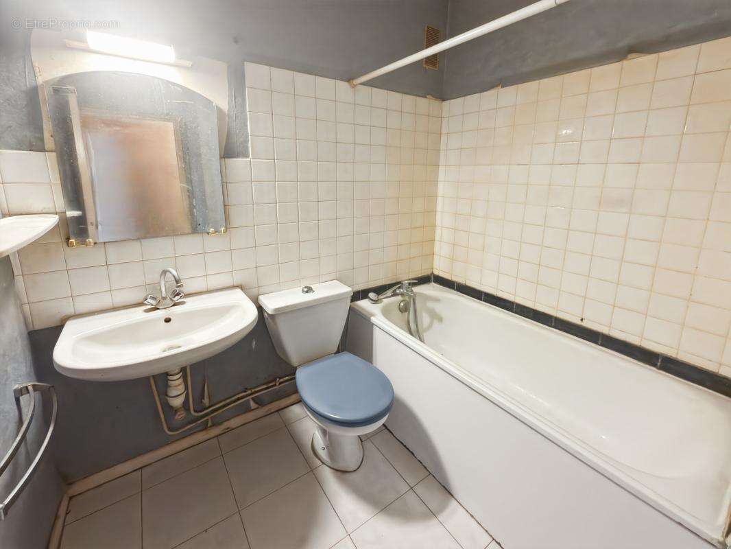  studio à rénover — fort potentiel en plein cœur de la madeleine !  - photo 5