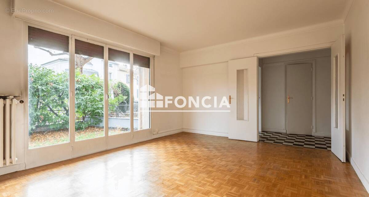 Appartement à BOURG-LA-REINE