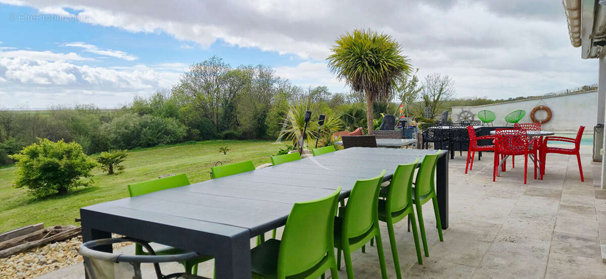 Maison à MORTAGNE-SUR-GIRONDE