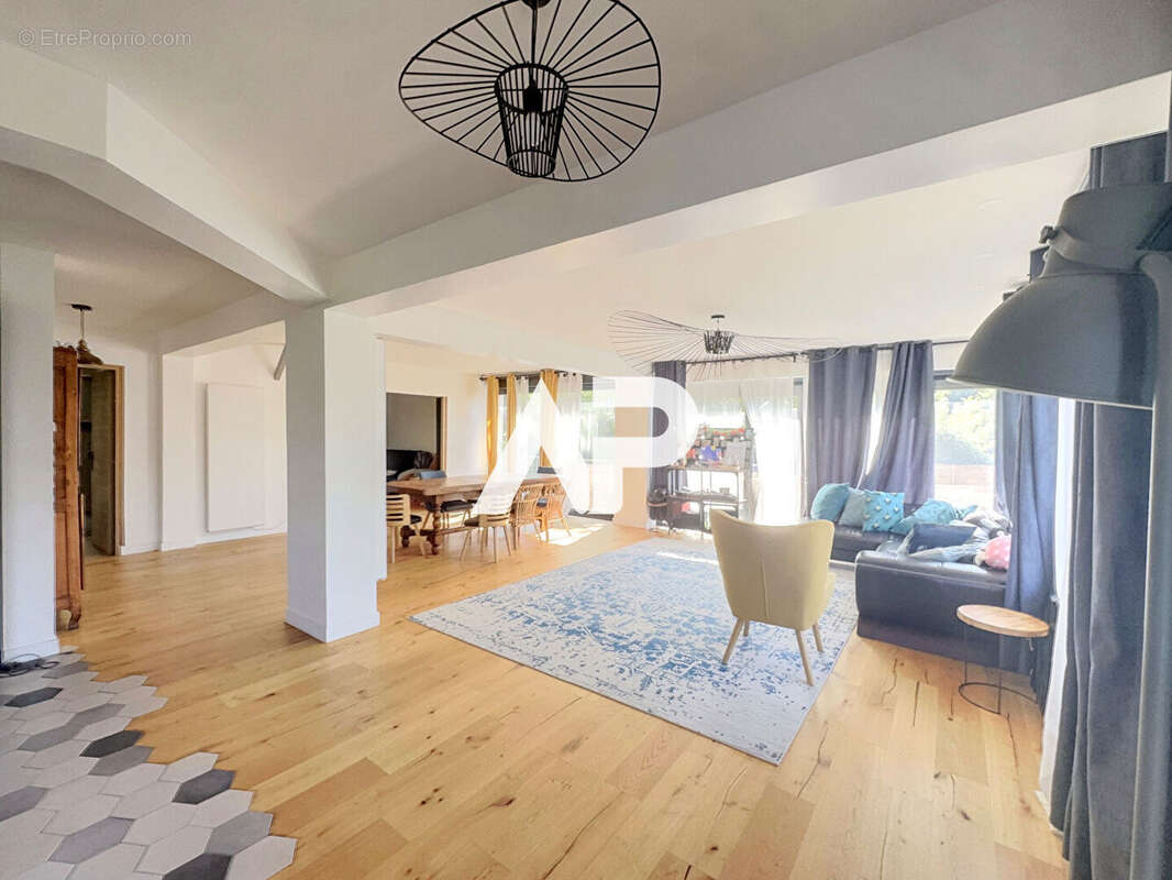 Maison à MONTMORENCY