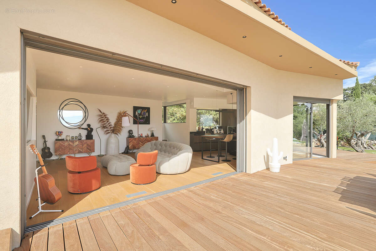 Maison à SOLLIES-VILLE