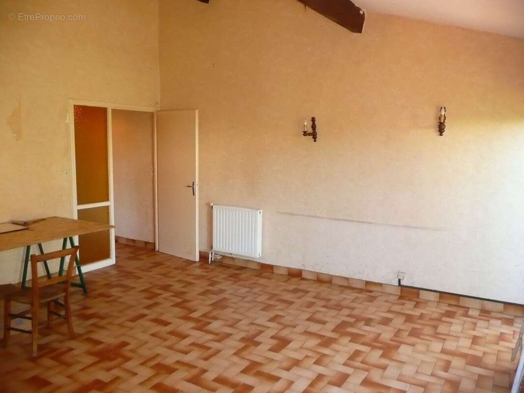 Pavillon Idéalement Situé - Parfait pour une Jeune Famille ! - photo 10