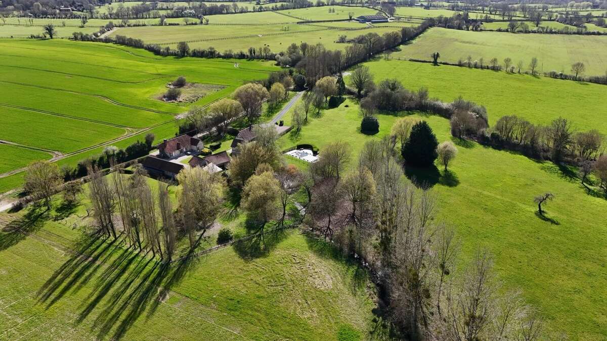 Maison à SAINT-GEORGES-EN-AUGE