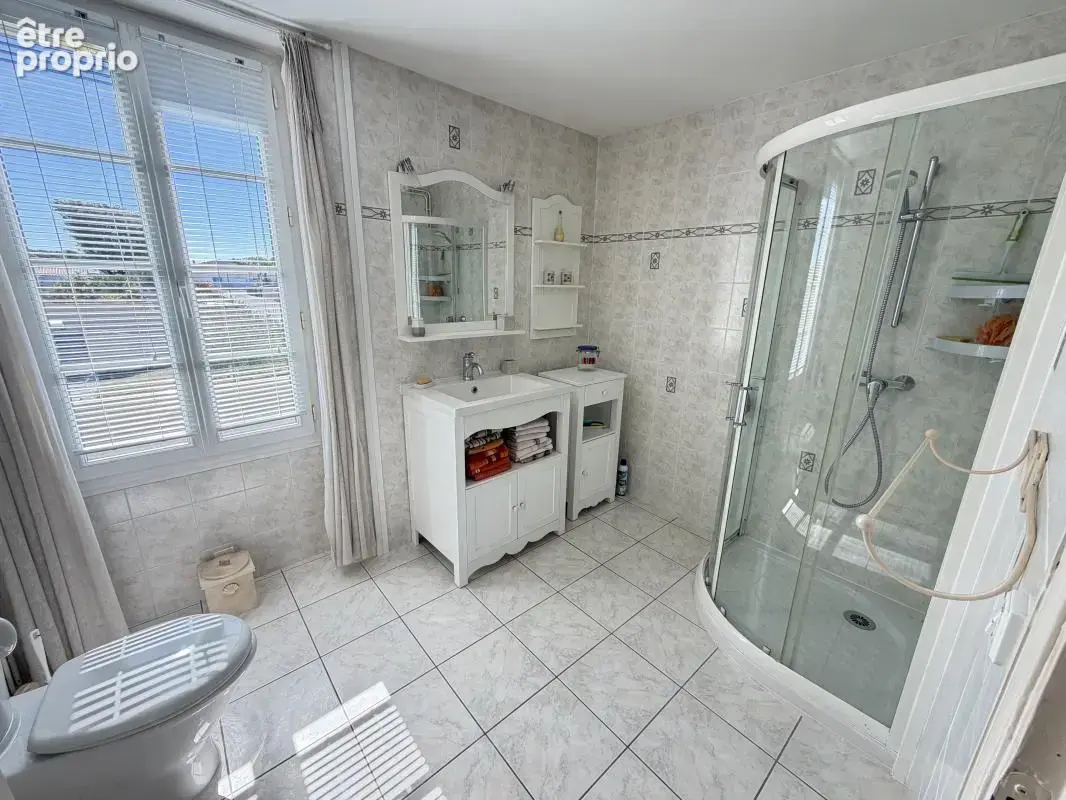 Maison 8 pièces 180 m² à vendre à Semussac (17120) - photo 8