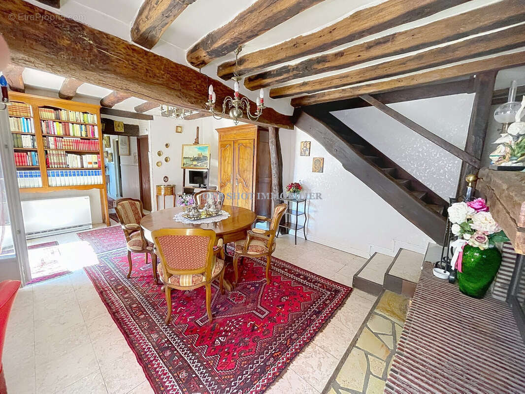 Maison 185 m² à Clery-Saint-Andre  - photo 4