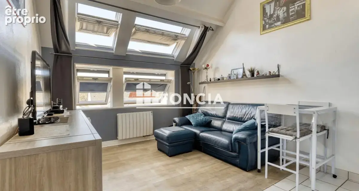 Duplex, dernier étage, parking, faibles charges, 5 min gare...pour un premier achat ou un investissement, cet appartement mérite - photo 2