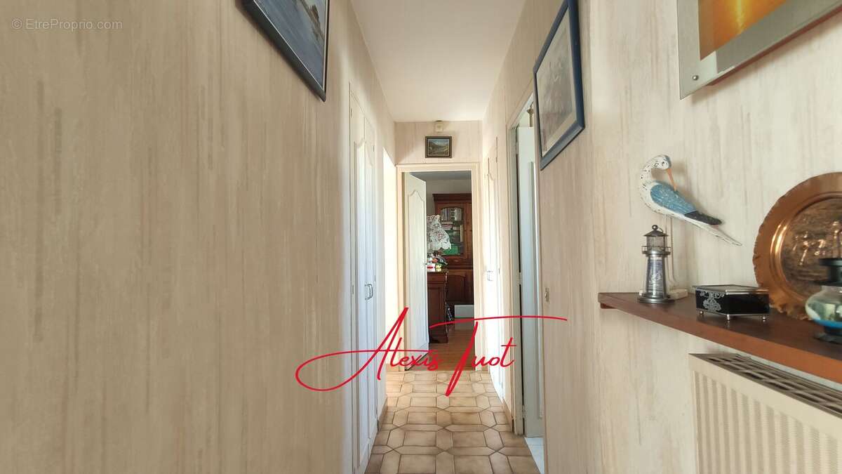 Maison à AMBARES-ET-LAGRAVE