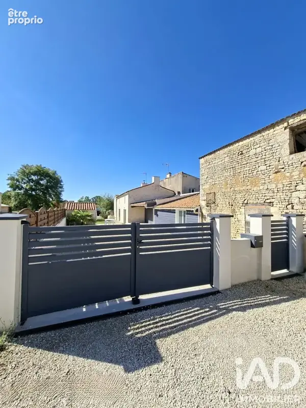 Photo 1 - Maison à SAINTE-GEMME-LA-PLAINE