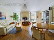 Appartement à PARIS-4E