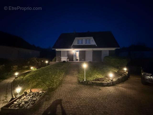 A VENDRE SAINTE-MAURE Maison familiale 181 m2, 7 chambres, avec accès privatif à la rivière Melda jardin 2367m - photo 3