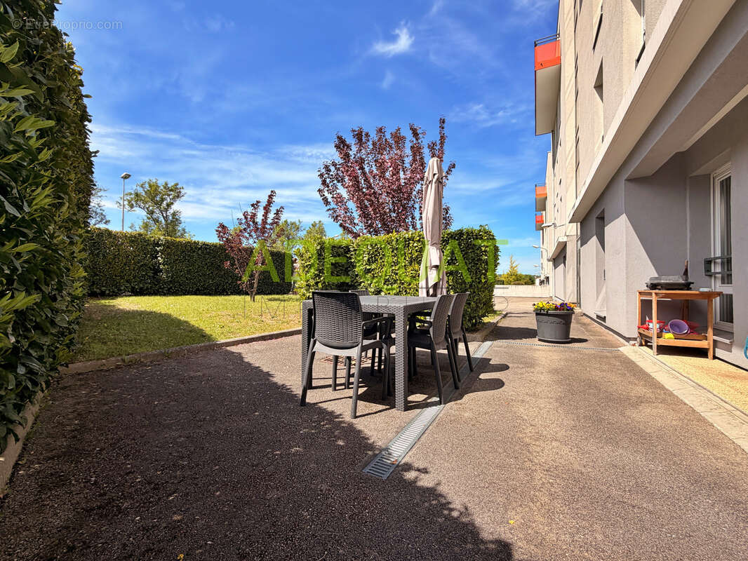 Appartement à L'ISLE-D'ABEAU