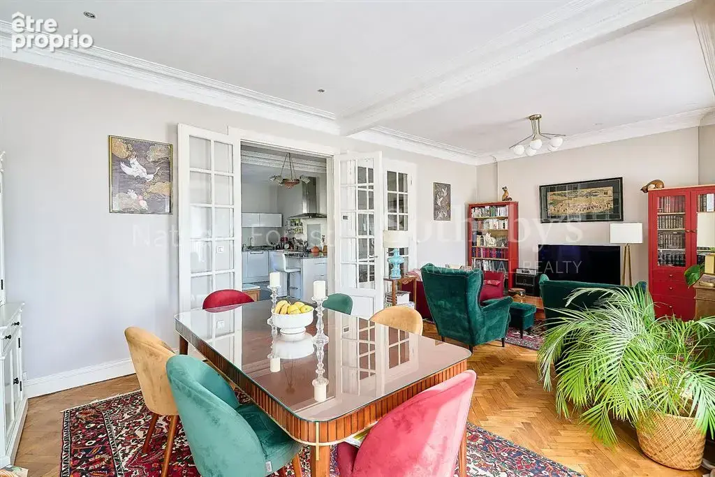 Rue de valmy / dernier etage familial 3 chambres, 1 bureau et vue sur beffroi de lille ! - photo 4
