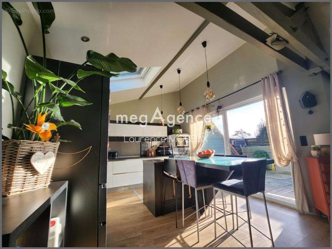 Maison à SAINT-MARTIN-BOULOGNE