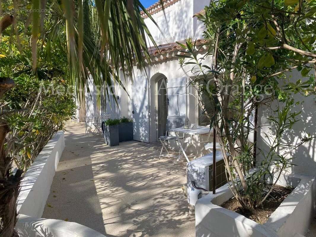 Maison à LA GARDE-FREINET