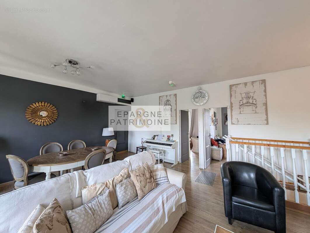 n°6 - Maison à SAINT-LAURENT-DE-MURE