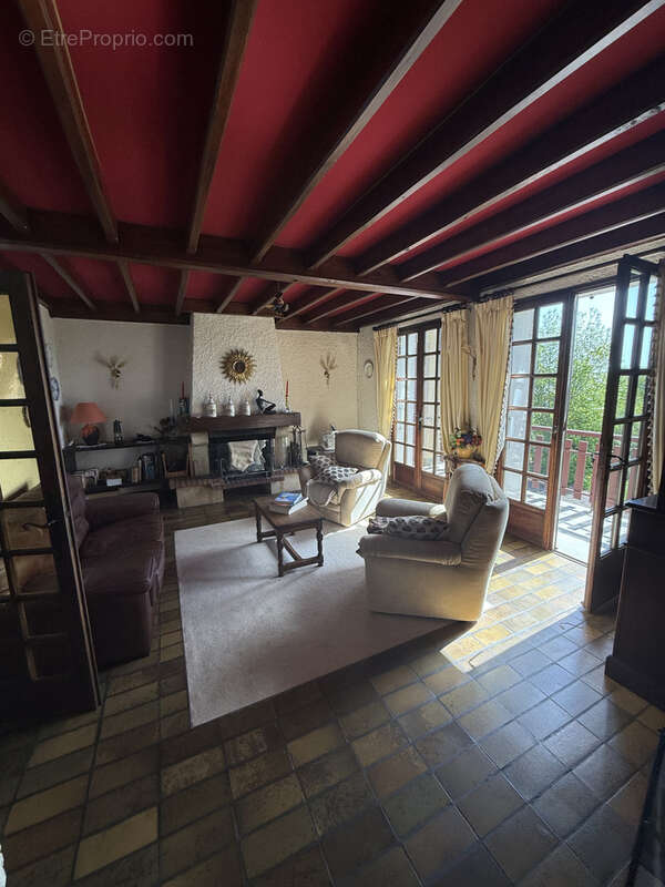 Maison à ONET-LE-CHATEAU
