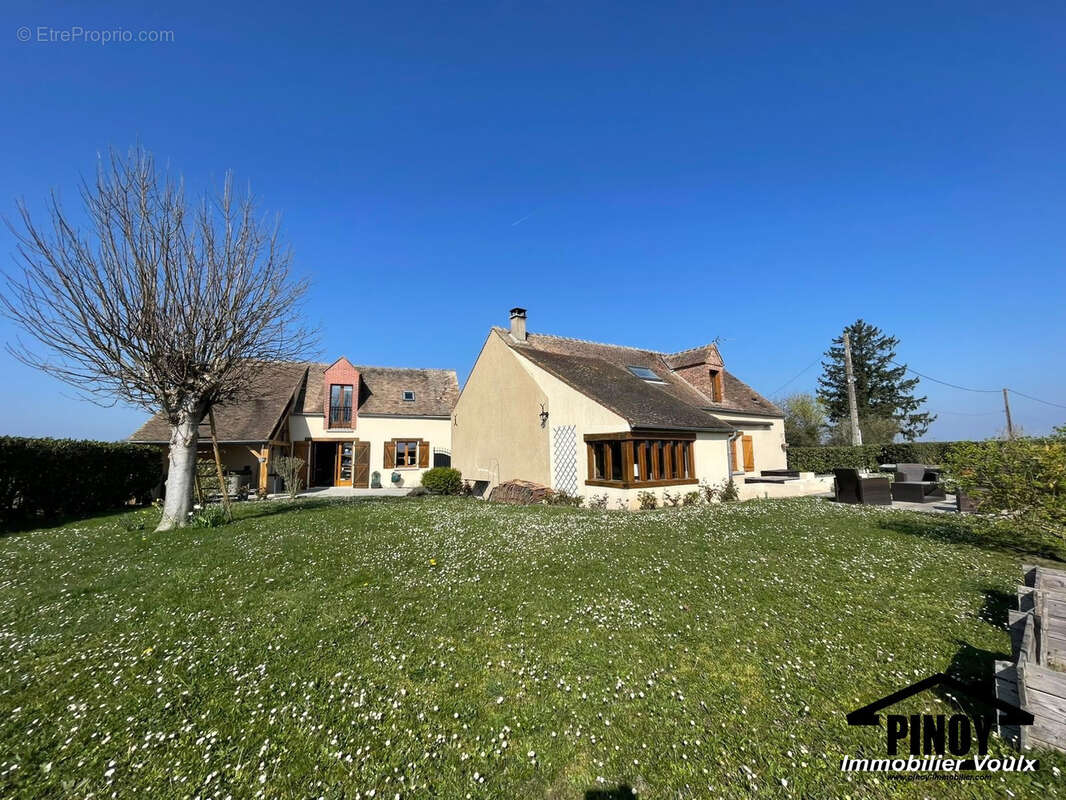 Maison à VILLETHIERRY