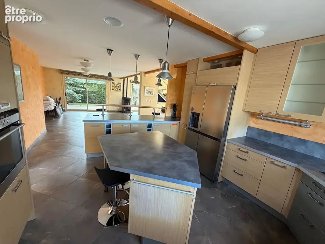 EXCLUSIVITE Villa de 215 m2 sur les hauteurs à 8 minutes du centre de Clermont-Ferrand - photo 11