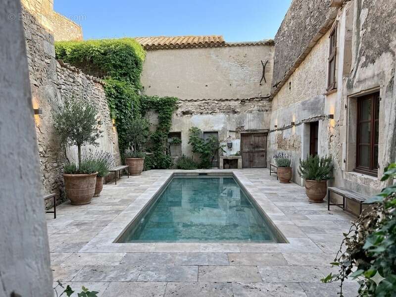 Ancien château de névian (ve – xviiie siècle) - photo 2