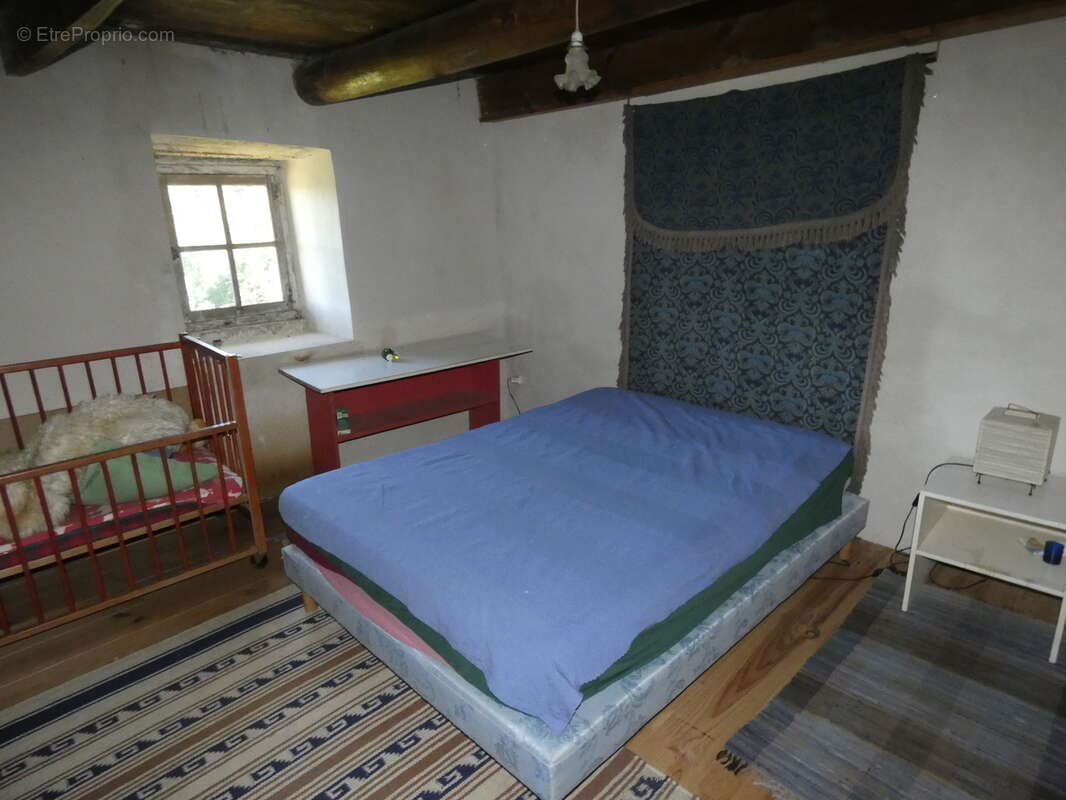 Belle et grande maison en pierre du 19 eme siècle à MEZILHAC (07 - photo 14