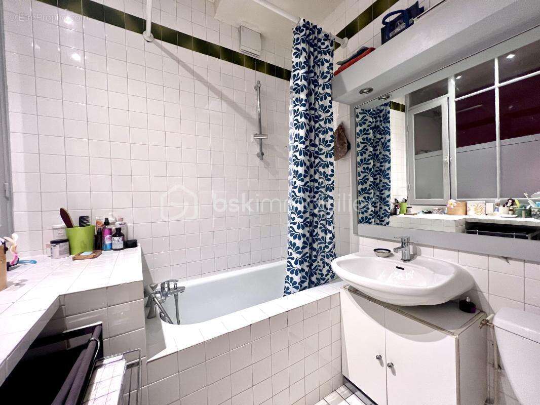 PARIS 18ᵉ – RUE CAVALLOTTI 2 pièces de 37,07 m² – Calme absolu – Charme de l'ancien – Belle hauteur sous plafond - photo 6