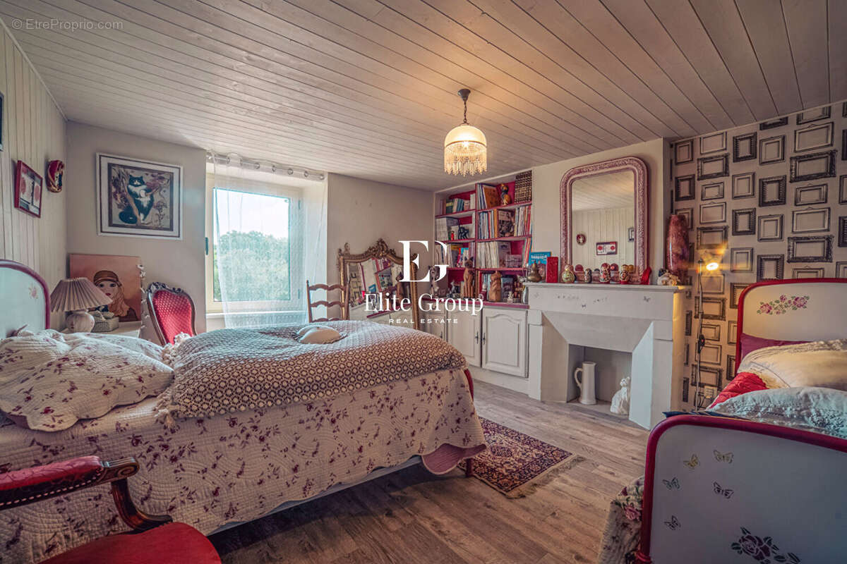 A vendre - propriete proche d'angoulême - 9 pieces - 295m2 - photo 15