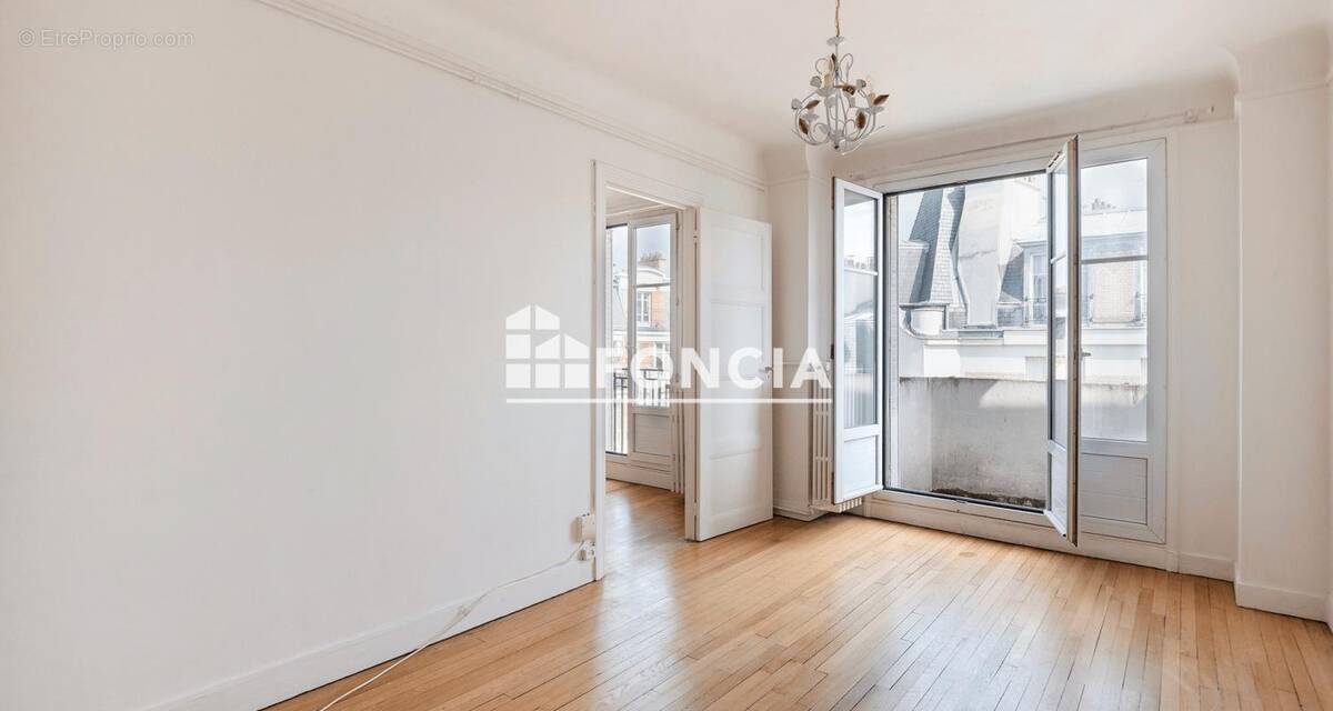 Appartement à PARIS-15E