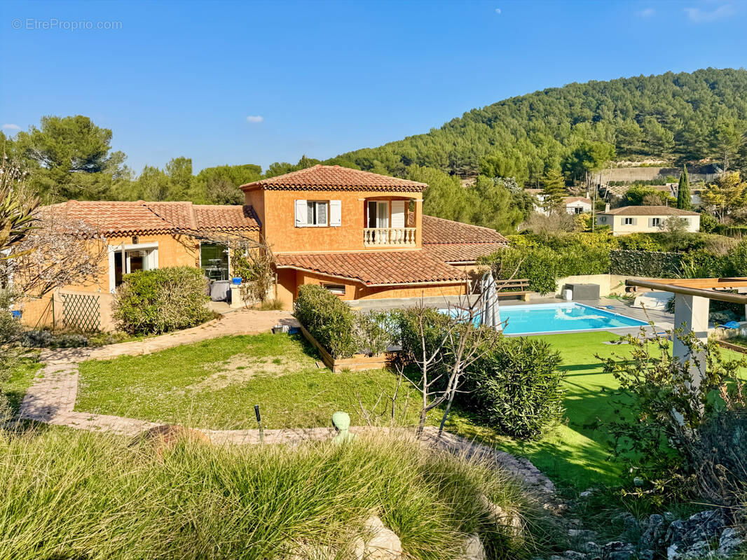Maison à VENTABREN