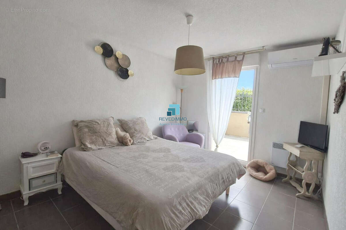 Appartement à PUGET-SUR-ARGENS