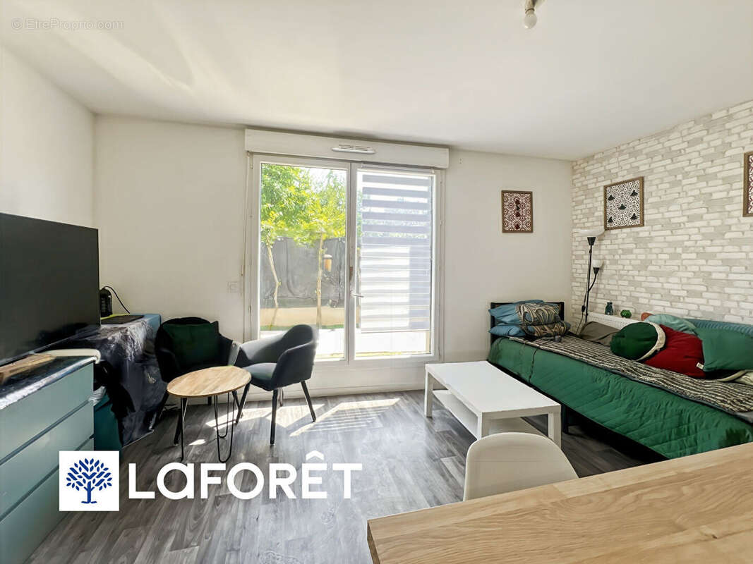 Appartement à FLEURY-MEROGIS