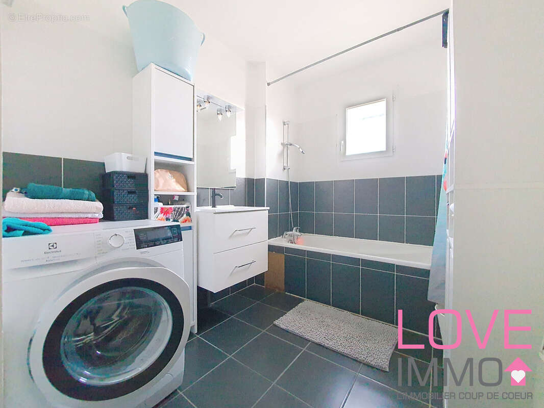 Appartement à LA BATIE-DIVISIN