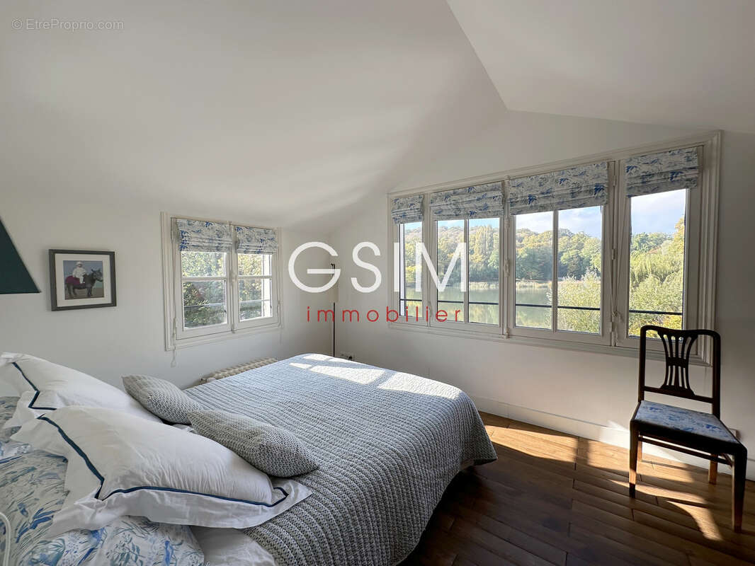 Maison à VILLE-D&#039;AVRAY