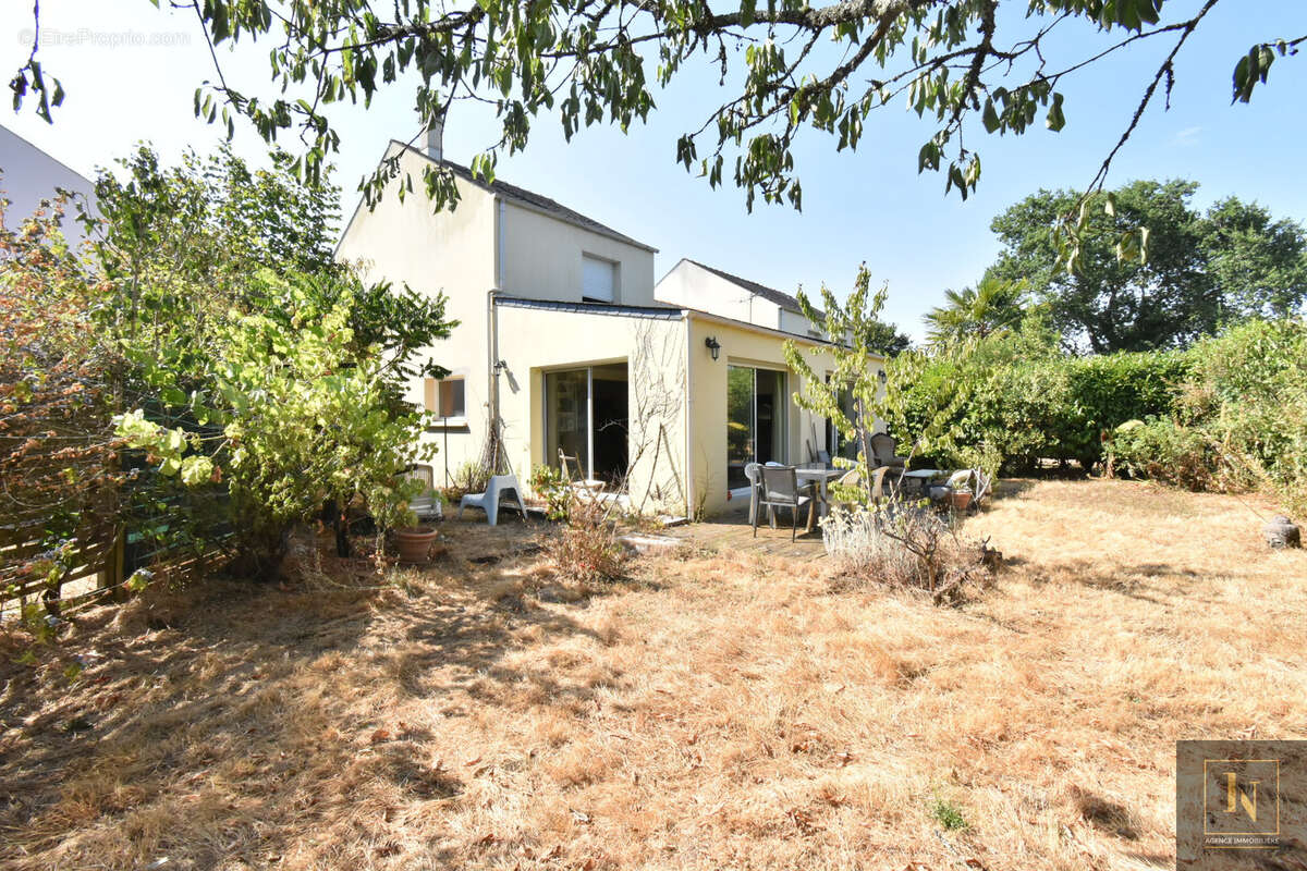 Maison familiale et son jardin privatif dans le bourg d'Orvault - photo 2