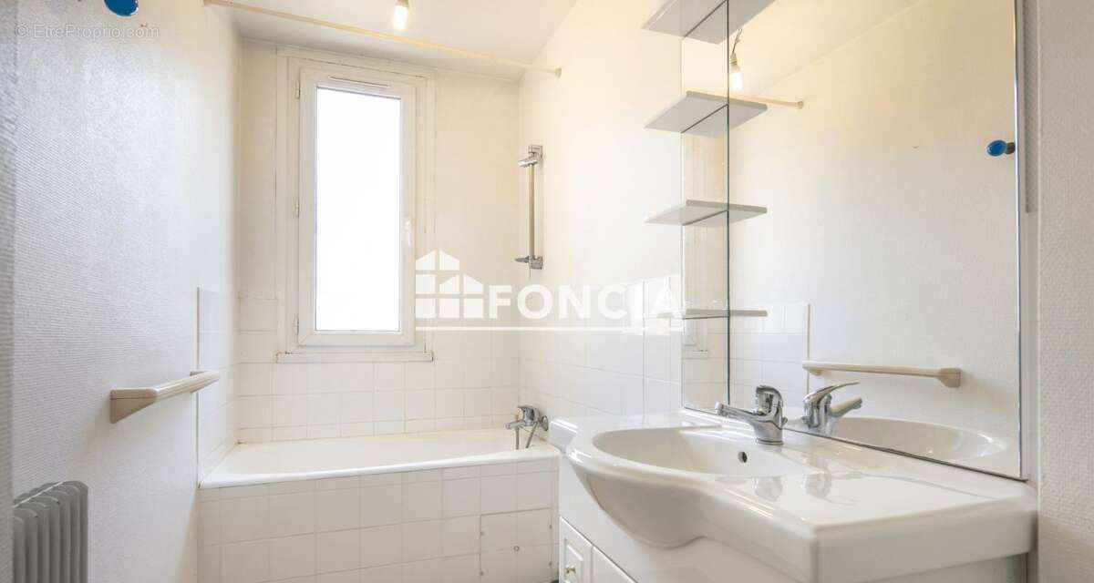 MEYLAN, Secteur Ayguinards, T3 de 56 m2 au 4ème étage avec balcon - photo 7
