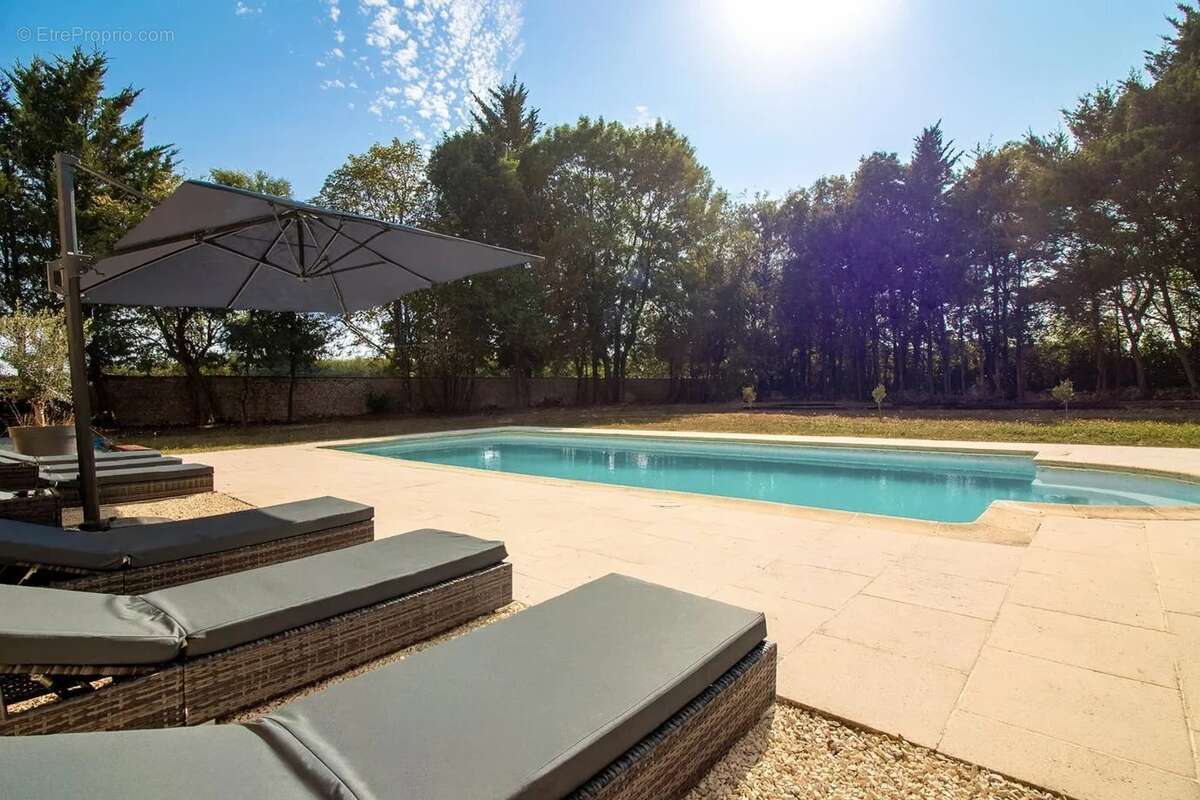 Château d’Exception avec Dépendances, Piscine et Jardin Paysager – Proche de St Jean d’Angély - photo 18