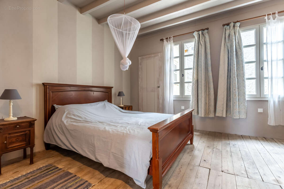 Maison à BOURG-DE-VISA