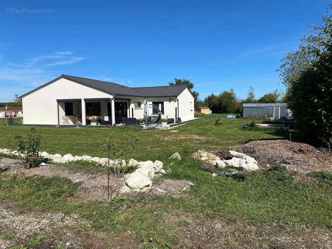 Maison à SAINT-PRIVAT-DES-PRES