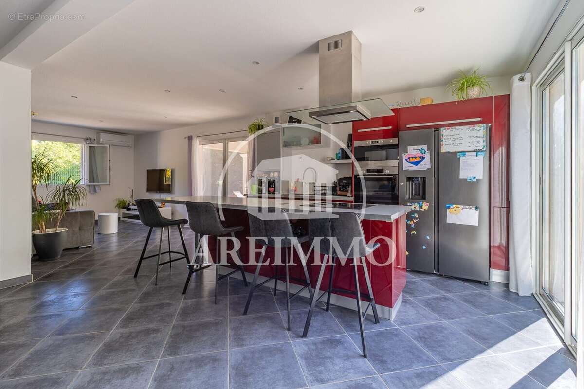 Maison 117 m² à Saint-Bauzille-De-Putois  - photo 4