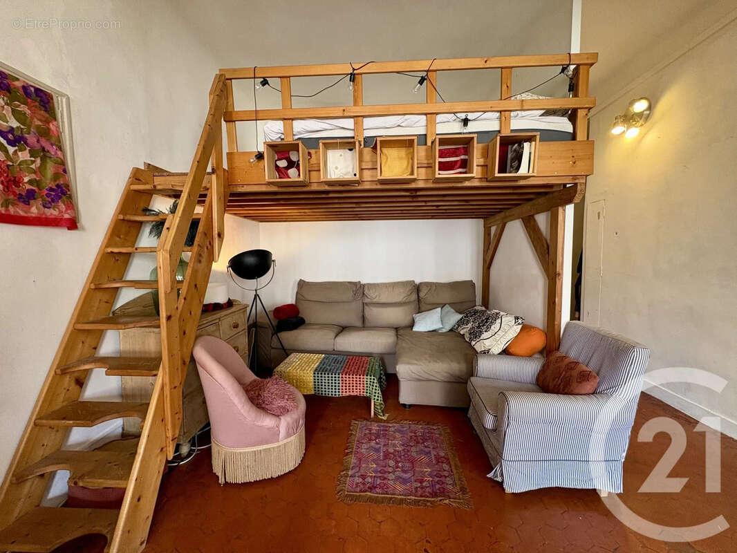 Appartement à MARSEILLE-1E