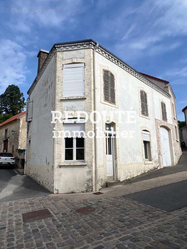 Maison à CHENAY