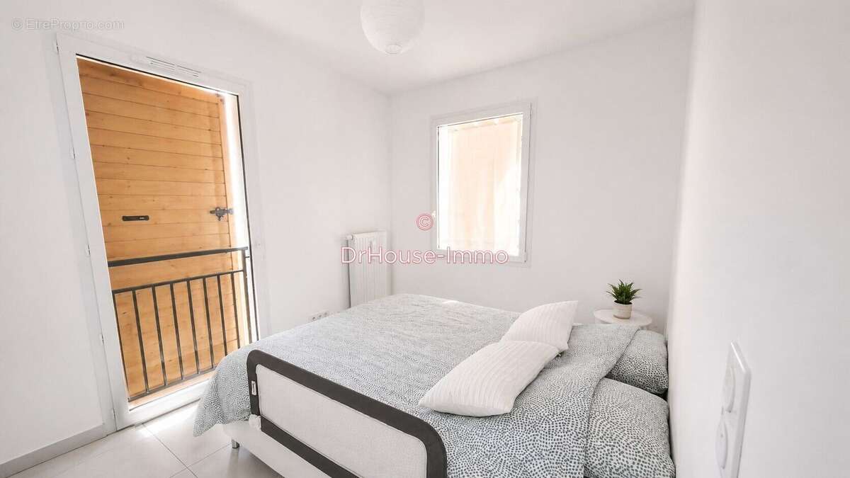 Appartement 68 m² à Mouries  - photo 20