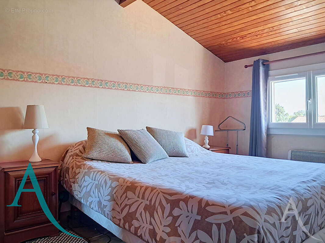 Villa T5 avec piscine sur 1200m² de terrain - photo 12